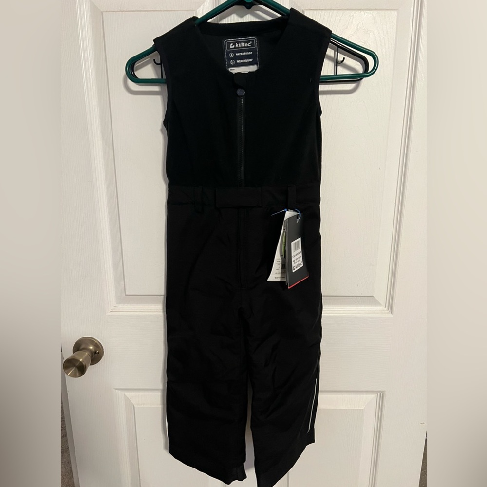 Adjustable kids snowsuit